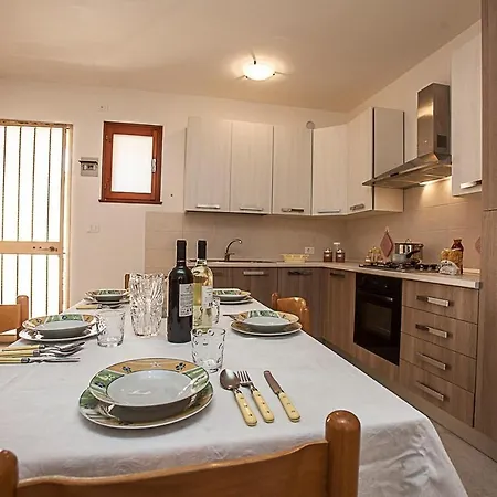 In 25088 Rosolina Mare